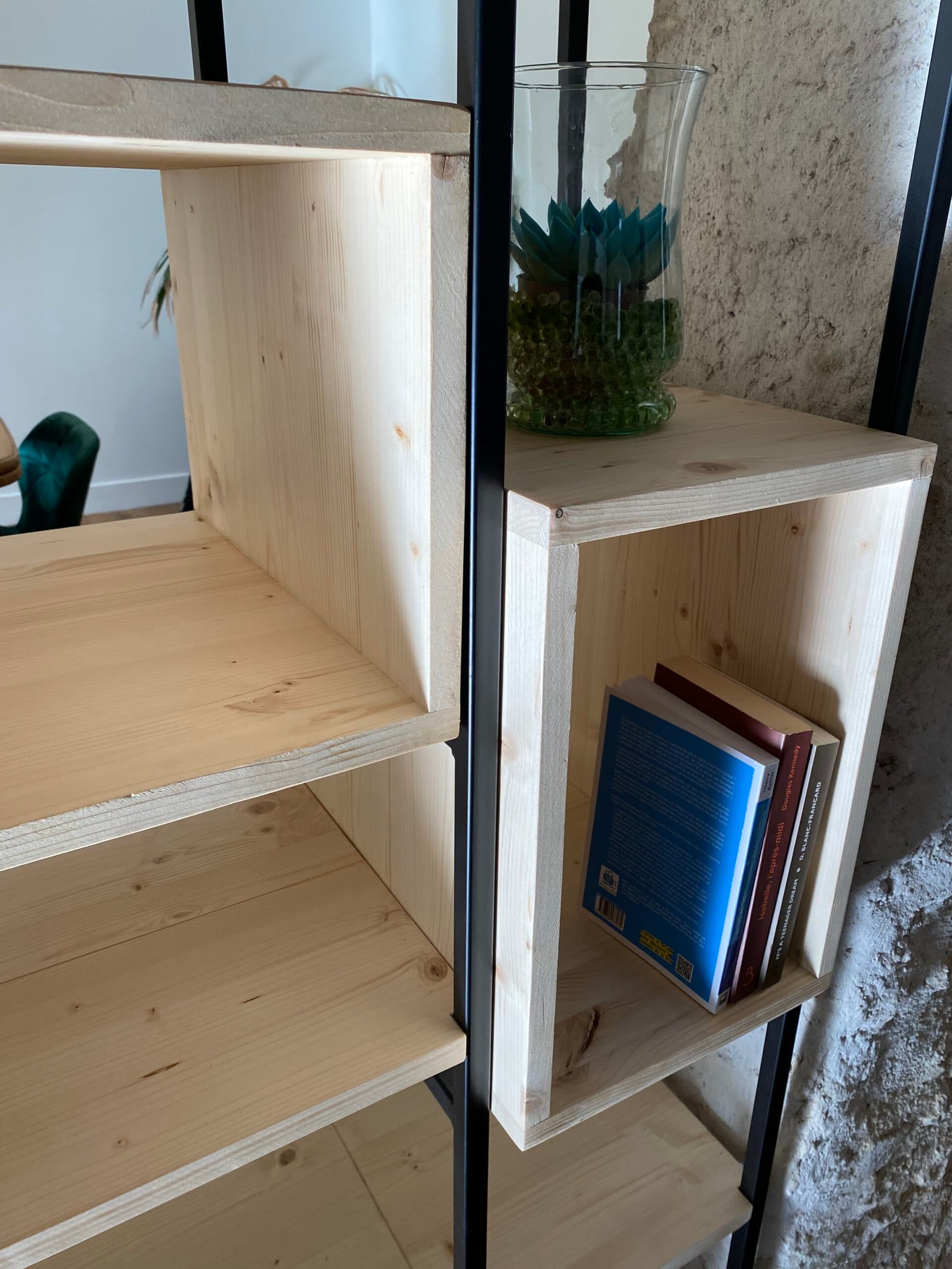 Bibliothèque séparation design en bois "BOXES BOOK"