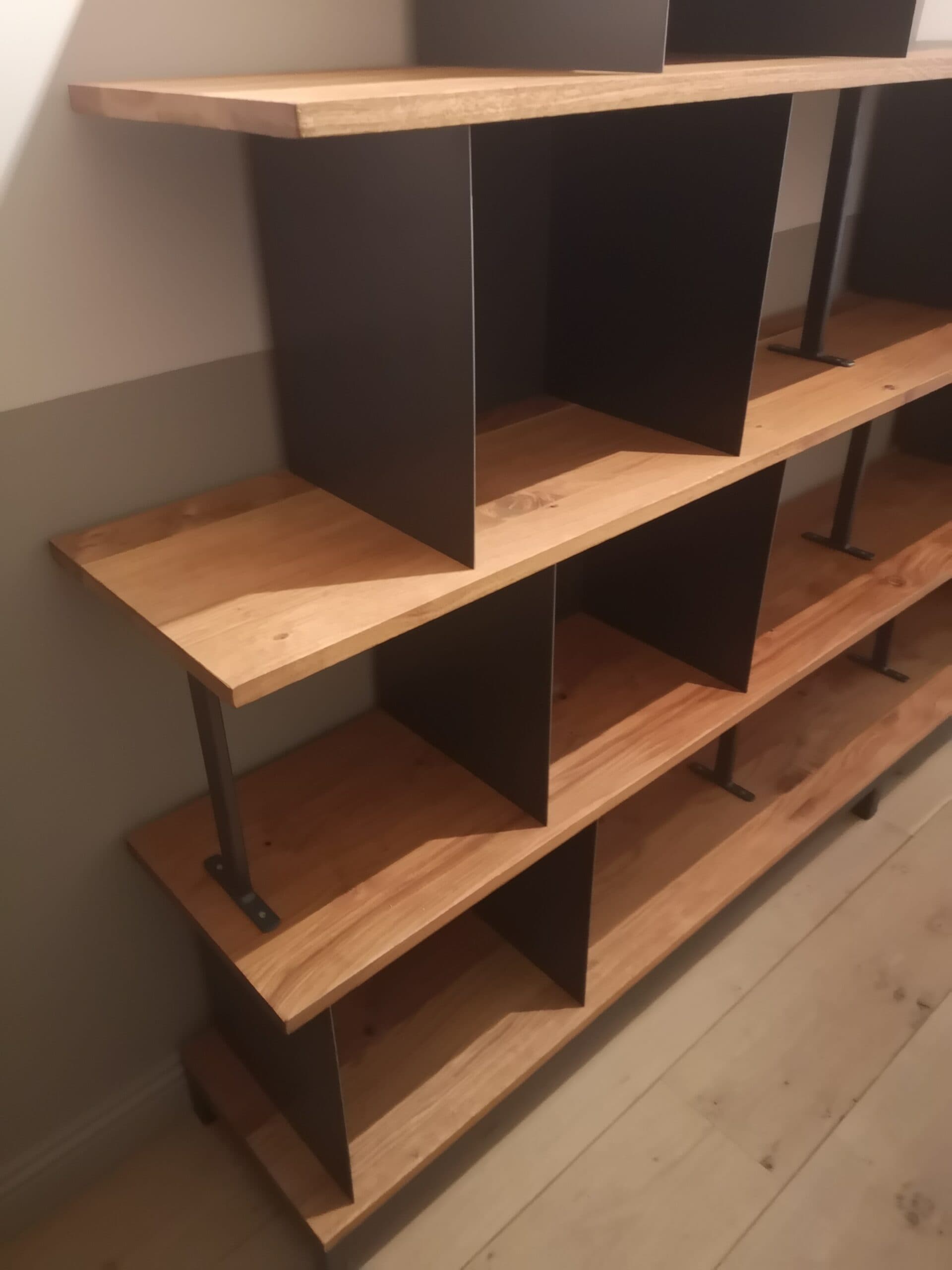Créative Bibliothèque cubes métal et bois MODULABLE "ULTI"