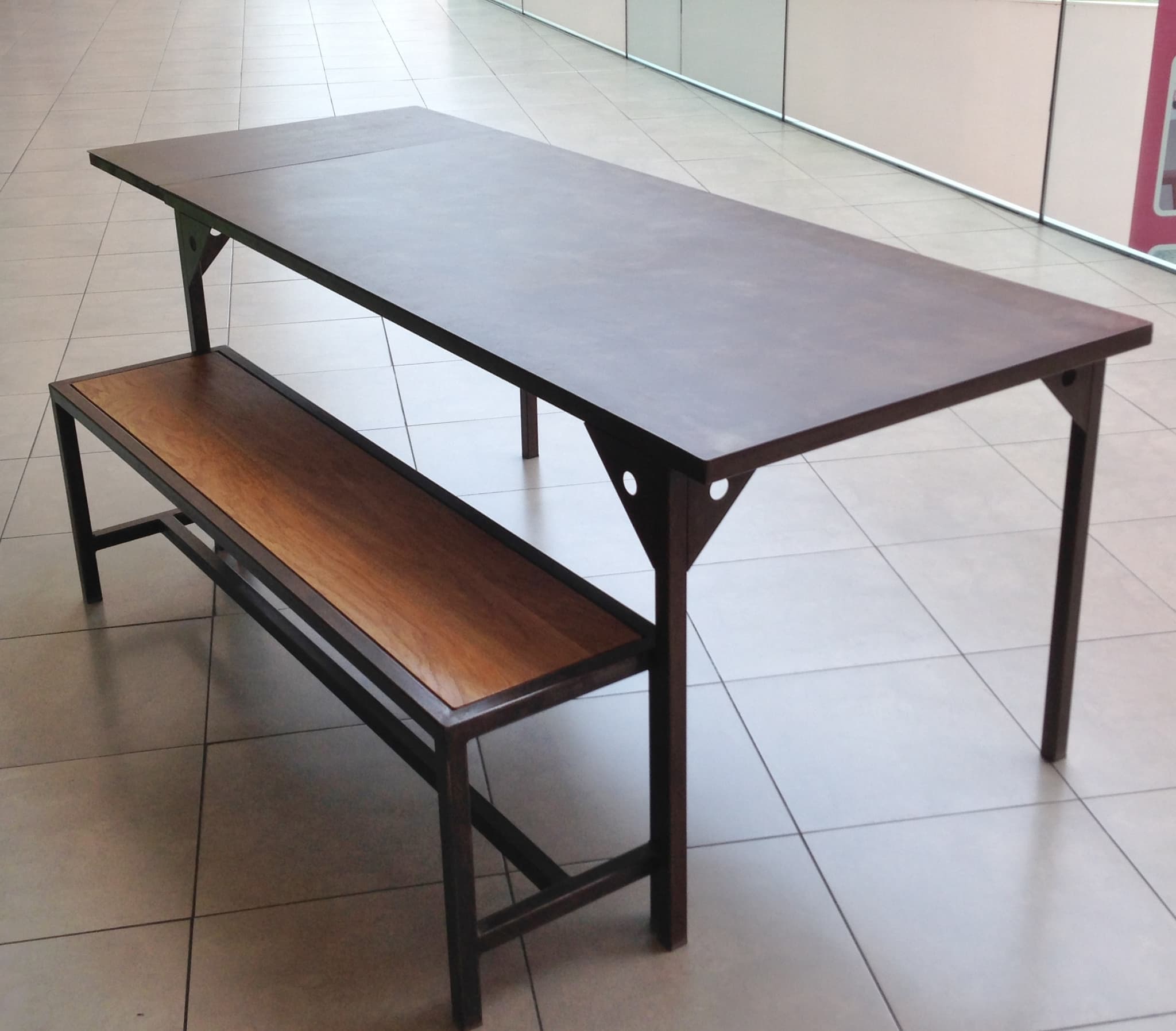 Table à manger extensible "Beni" en métal patiné
