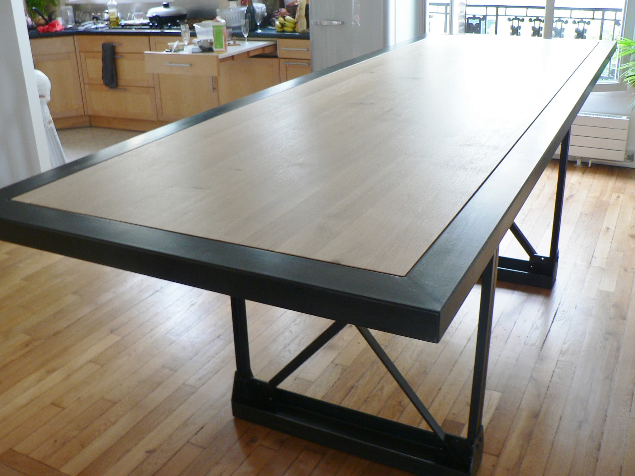 Table repas style industriel métal et bois massif "EIFFEL"