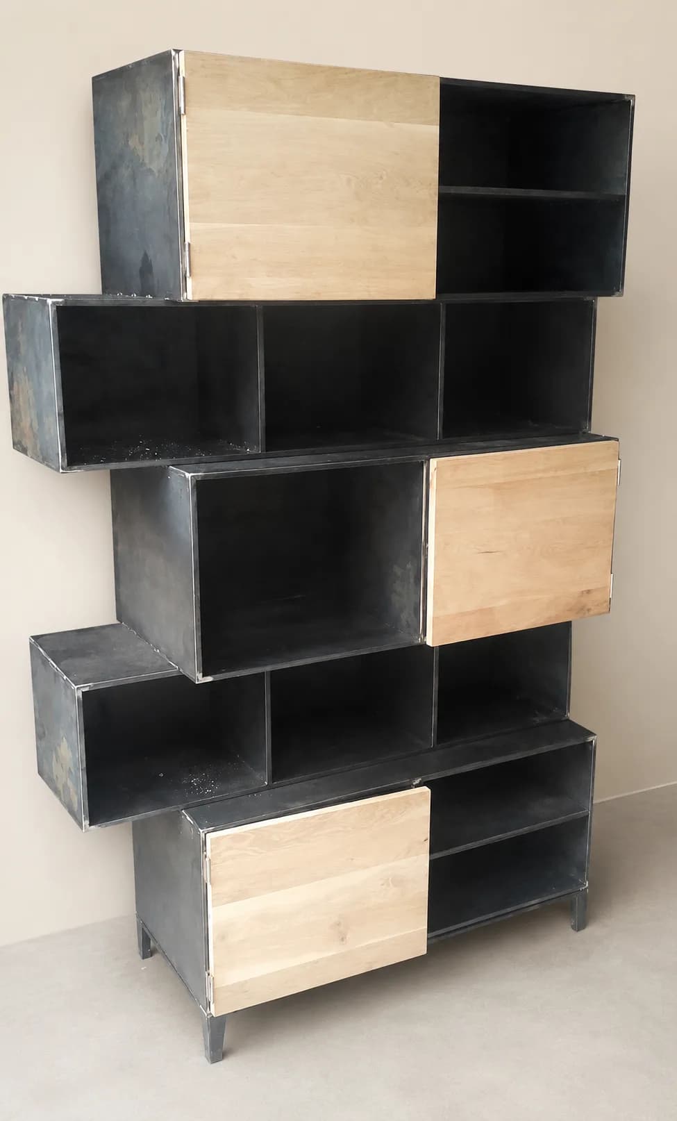 meuble bibliotheque acier brut et bois massif