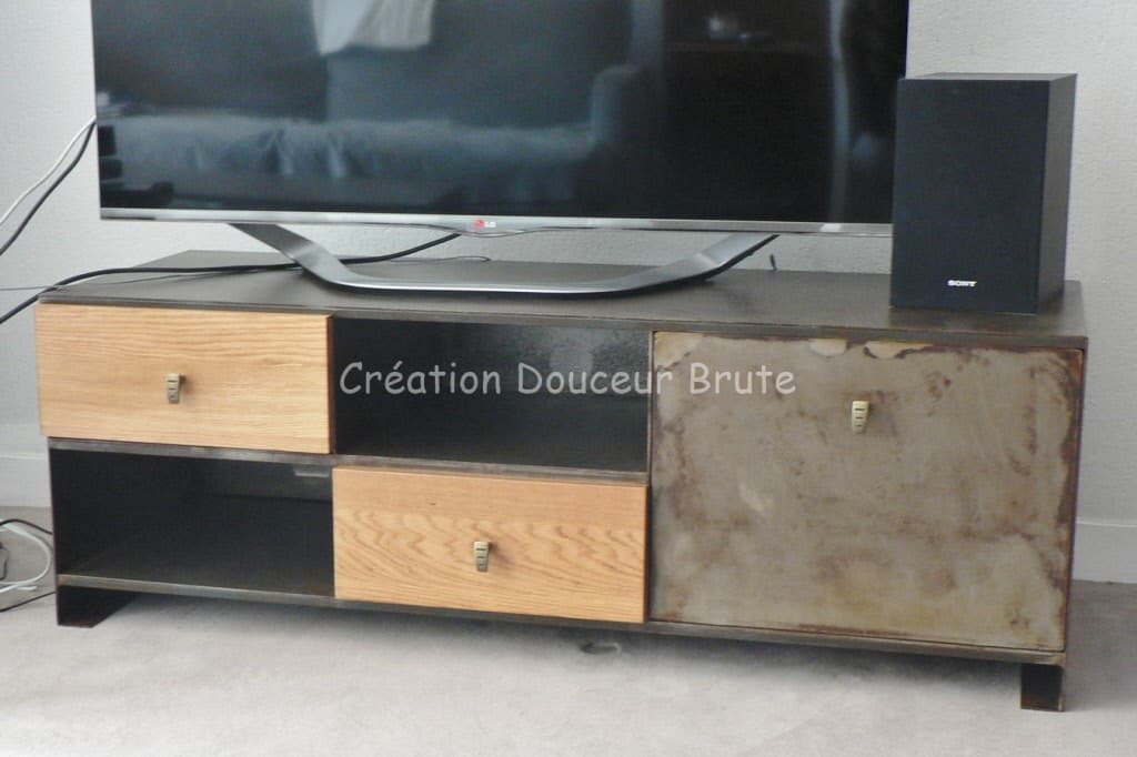 Meuble TV sur Mesure en Métal Patiné et Bois Blond "DEKALES"