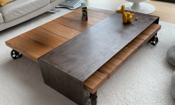 Table basse gigogne en chêne massif et métal patiné rouille sur roulettes "GÉOMÉTRIE CHÊNE " – Image 7