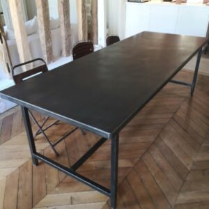 Table a manger en métal sur mesure type "MILITAIRE" pieds démonatbles