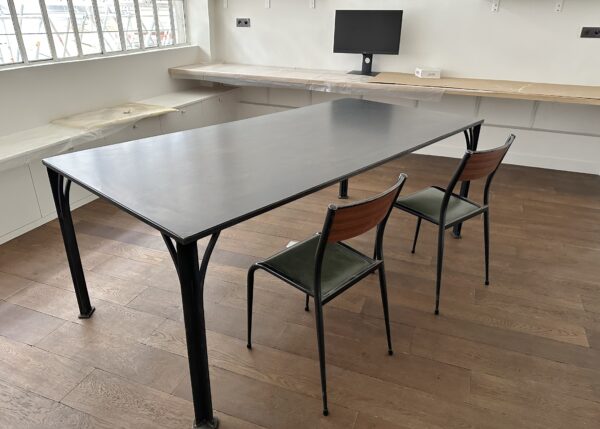 Table à manger en acier brut industrielle "BALTARD" – Image 4