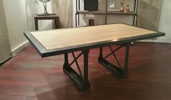 Table repas style industriel métal et bois massif "EIFFEL"