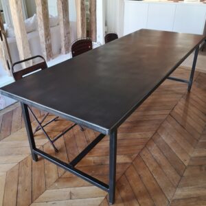 Table repas industrielle sur mesure type "MILITAIRE" pieds démonatbles