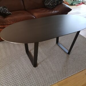 Table basse ovale en métal brut ou patiné sur mesure "EMMA" de style contemporain